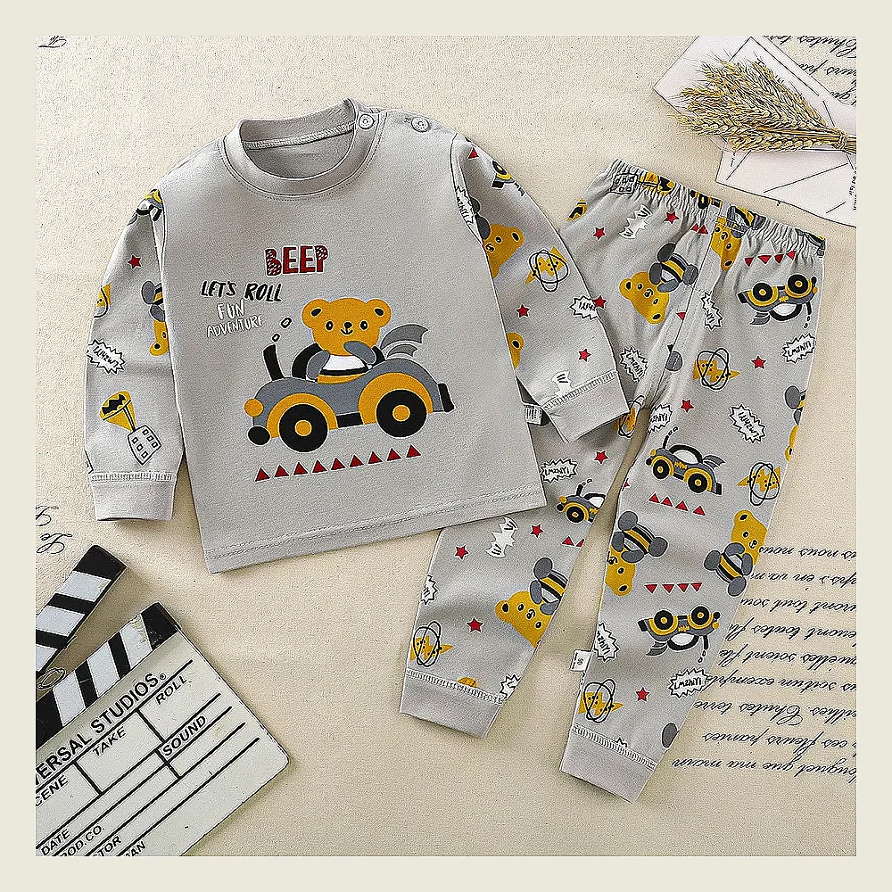 سێتێکی منداڵانەی شیک پێکهاتوو لە دوو پارچە