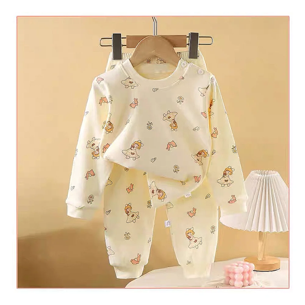 سێتێکی منداڵانەی شیک پێکهاتوو لە دوو پارچە