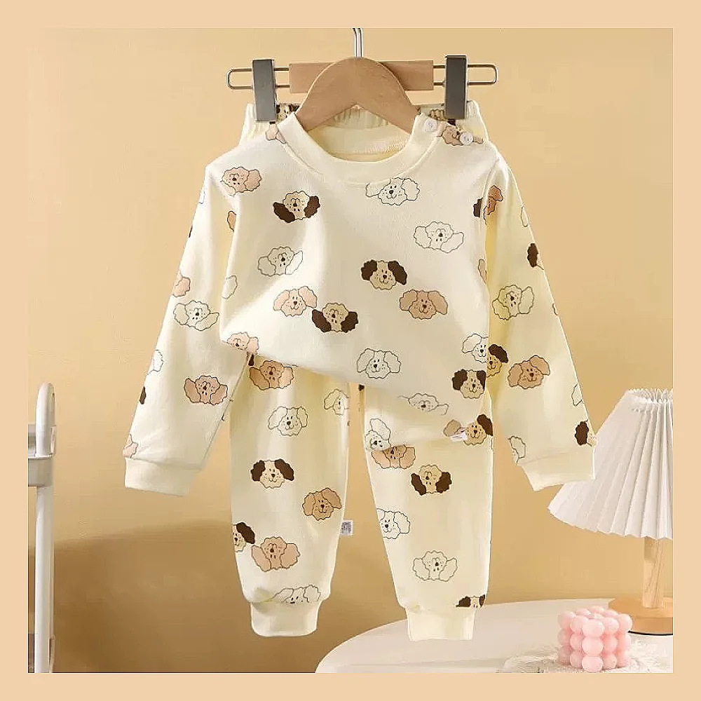 سێتێکی منداڵانەی شیک پێکهاتوو لە دوو پارچە