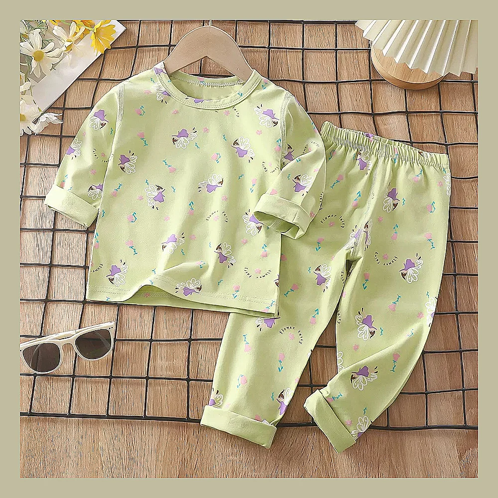 سێتێکی منداڵانەی شیک پێکهاتوو لە دوو پارچە