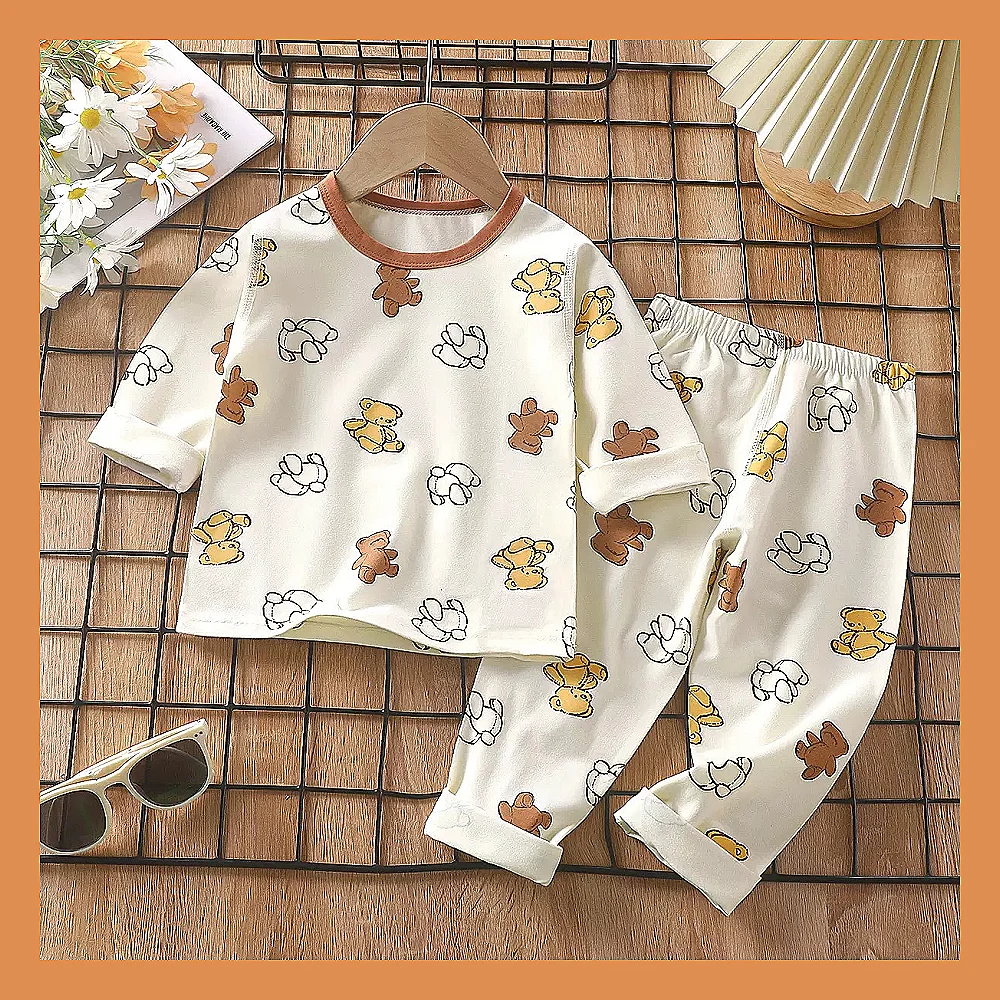 سێتێکی منداڵانەی شیک پێکهاتوو لە دوو پارچە