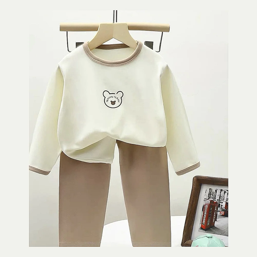 سێتێکی منداڵانەی شیک پێکهاتوو لە دوو پارچە