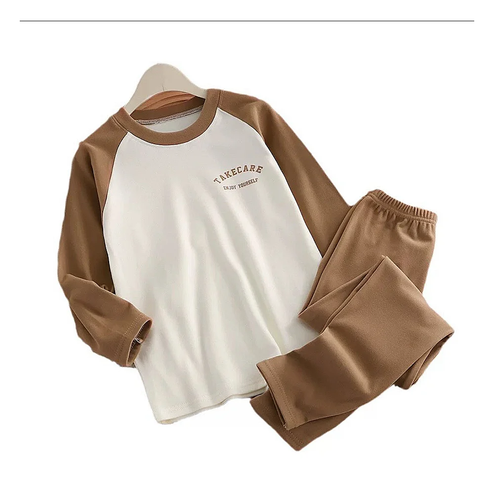 سێتێکی منداڵانەی شیک پێکهاتوو لە دوو پارچە