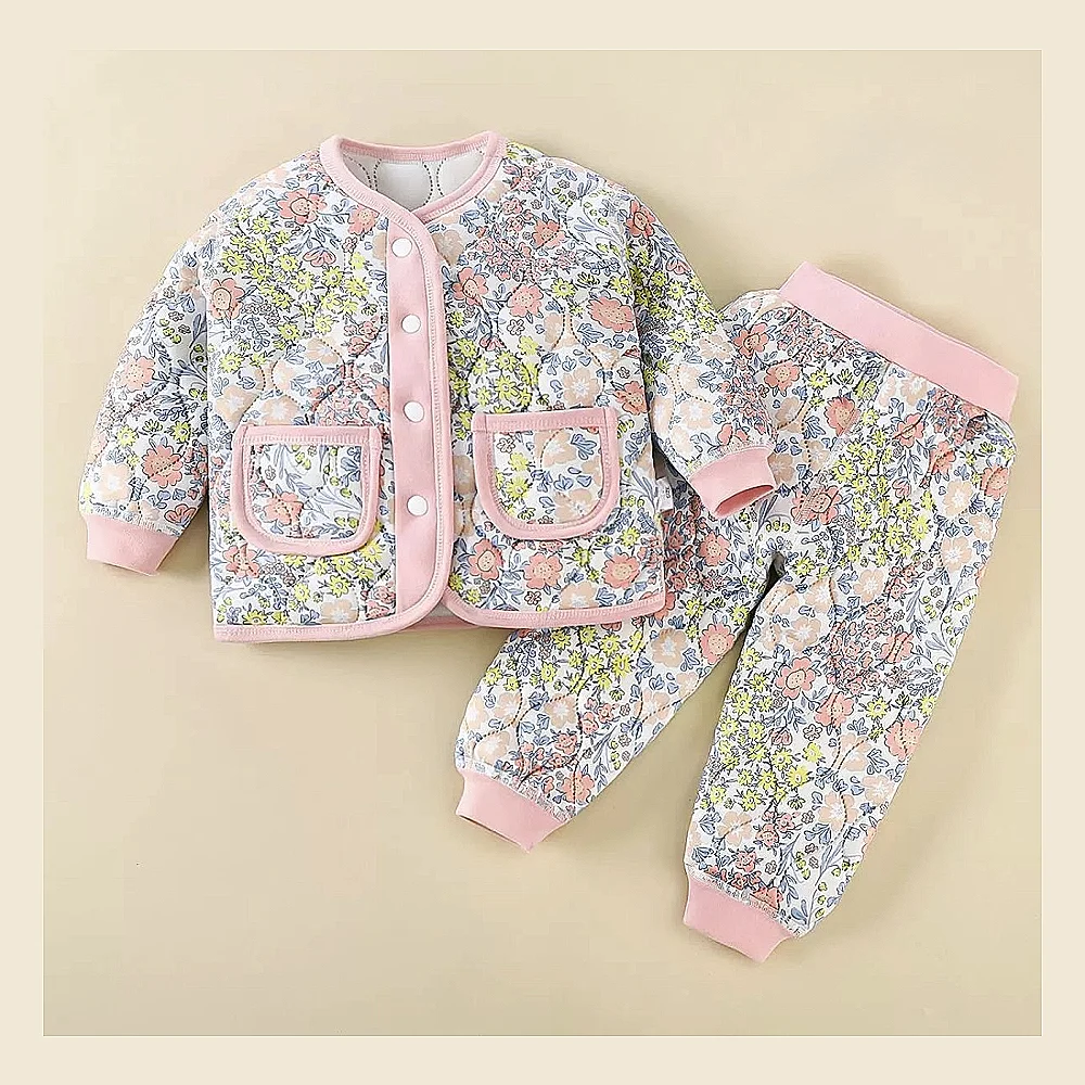 سێتێکی منداڵانەی شیک پێکهاتوو لە دوو پارچە